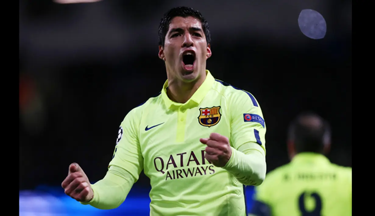 Ekspresi Penyerang Barcelona Luis Suarez usai mencetak gol ke gawang Manchester City di laga 16 besar Liga Champions di Stadion Etihad, Manchester, Inggris  (24/2/2015). Barcelona unggul 2-0 atas Man City.( Reuters /Lee Smith)