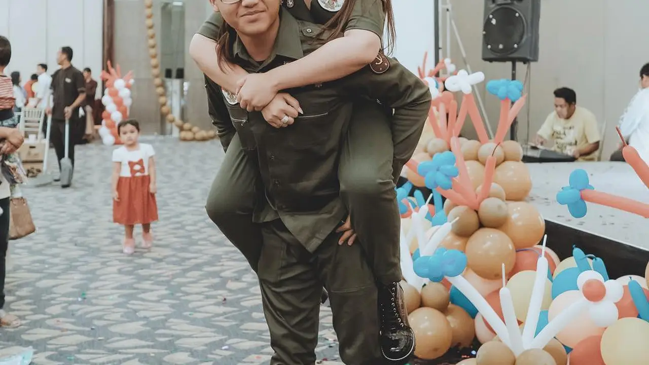 [Bintang] Ashanty dan Azriel