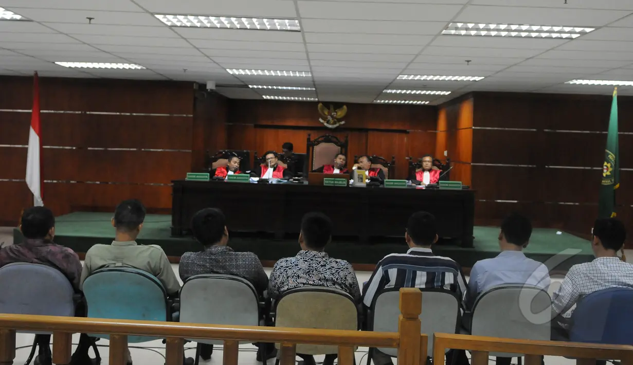 Sejumlah saksi dihadirkan dalam sidang lanjutan terdakwa suap kasus korupsi Bupati Bangkalan Fuad Amin yang juga Direktur PT Media Karya Sentosa, Antonius Bambang Djatmiko di Pengadilan Tipikor, Jakarta, Kamis (19/3/2015). (Liputan6.com/Herman Zakharia)
