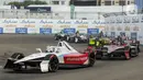 Di awal balapan, pemegang pole position Jack Dennis mempertahankan posisi pertama hingga lap ke-17. (Liputan6.com/Herman Zakharia)