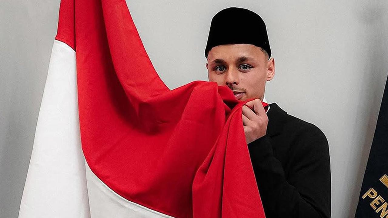 Punya Atmosfer Luar Biasa, Dean James Nantikan Kesempatan Bela Timnas Indonesia di SUGBK