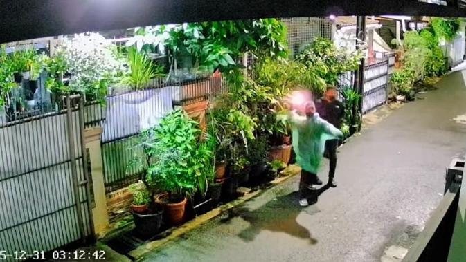 Influencer DJ Donny Kembali Diteror, Rumah Dilempar Bom Molotov