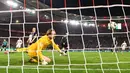 Gol tersebut menjadi kemenangan comeback bagi VfB Stuttgart karena mereka sebelumnya tertinggal gol terlebih dahulu pada menit ke-28 sebelum disamakan menjadi 1-1 oleh Deniz Udav di babak kedua. (AP Photo/DPA/Tom Weller)