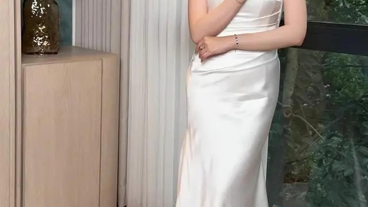 Pesona Syifa Hadju dalam Balutan Gaun Putih Bak Pengantin, Elegan dan Memikat