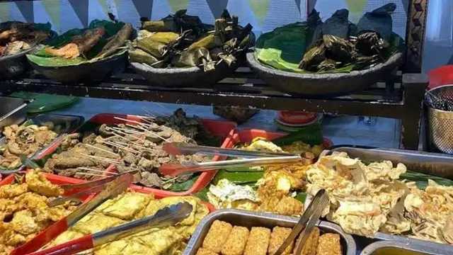 Rekomendasi Tempat Makan Enak dan Murah Dekat Stasiun KRL Gondangdia