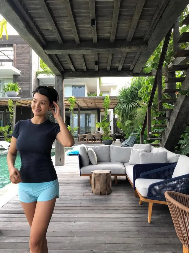 6  Potret Farah Quinn Tanpa Makeup, Awet Muda di Usia 40 Tahun