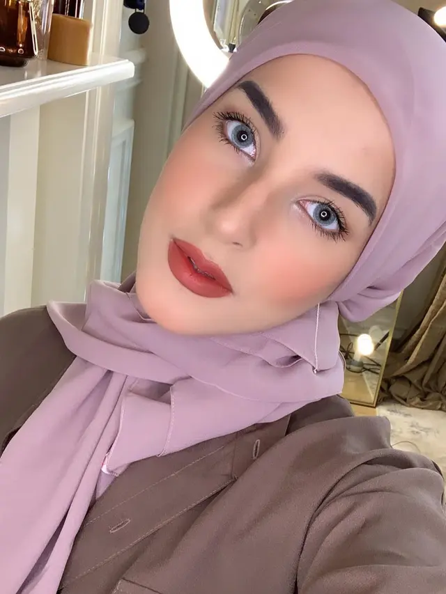 7 Potret Tasya Farasya dengan Balutan Hijab, Cantik Memesona