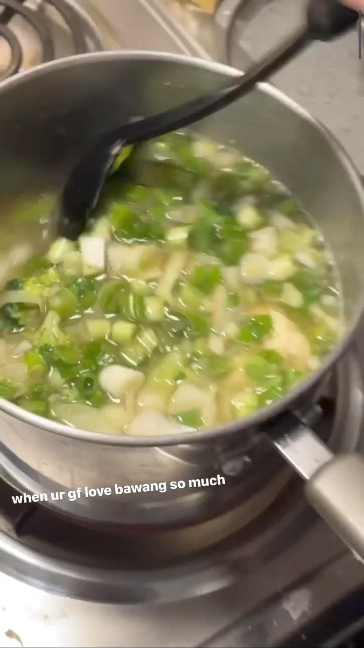 Daun bawang melimpah<br>