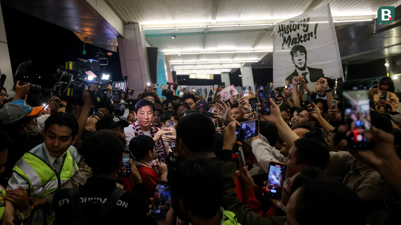 Foto: Pulang ke Korea Selatan, Shin Tae-yong Dilepas dengan Meriah oleh Masyarakat dan Suporter Indonesia