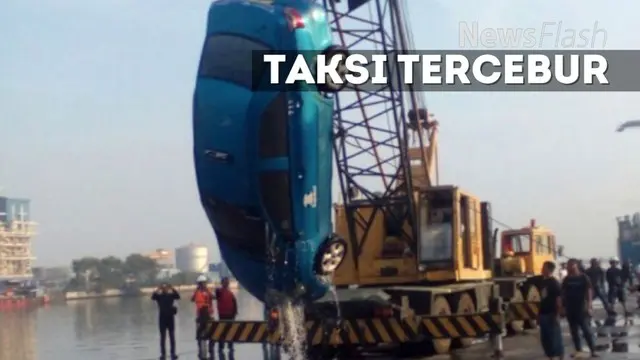 Kecelakaan dialami taksi berwarna biru di Kolam Dermaga 04, Pelabuhan Nusantara, Tanjung Priok, Jakarta Utara. Empat orang tewas dalam peristiwa yang terjadi Senin (5/9/2016) dini hari.
