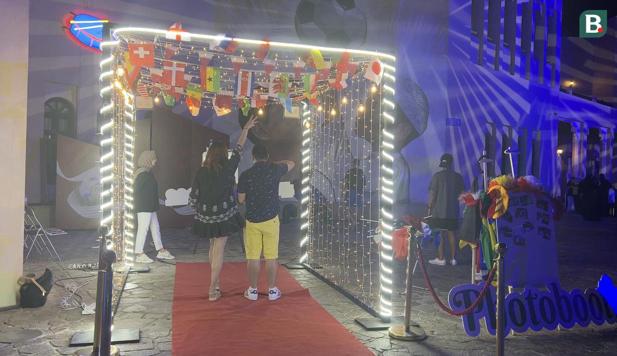 Pasar malam yang berlokasi di Katara Cultural Village, kawasan pantai Katara, Doha mulai ramai menjelang sore hari, yaitu pukul 16.00 waktu setempat. (Bola.com/Ade Yusuf Satria)