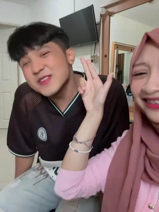 <p>Keduanya dianggap memiliki karakter wajah yang imut dan kepribadian yang cocok. Warganet pun banyak yang nge-ship. (Foto: Instagram/ haldarnta)</p>