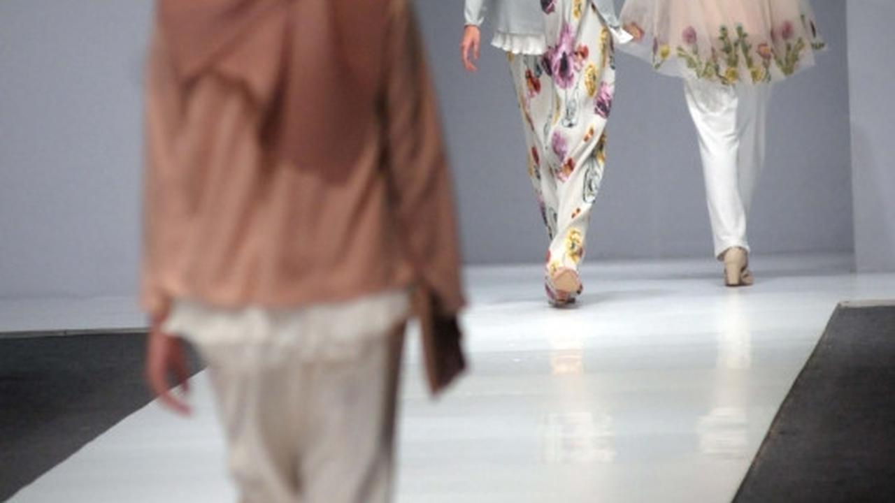 Keanggunan busana muslim cantik karya desainer ternama di JFW 2016