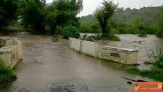 
Citizen6, Kilo: Banjir di jalan Kore-Kiwu, Kecamatan Kilo, Kabupaten Dompu Nusa Tenggara, telah meluap sampai kebadan ruas jalan. (Pengirim: Aji)