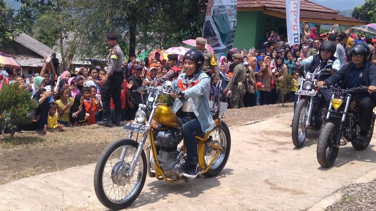 Gaya Jokowi dan Sepeda Motornya