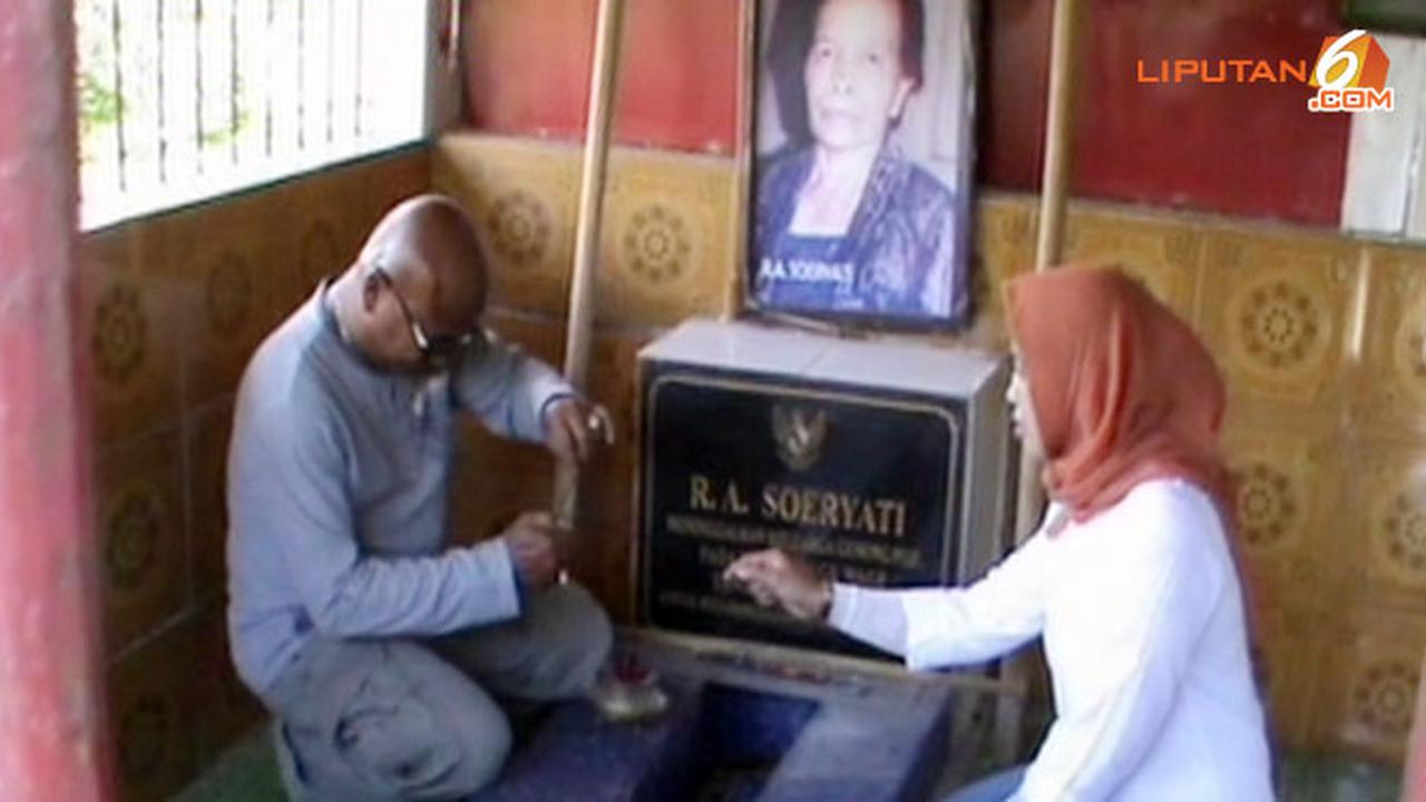 Caleg Lakukan Ritual di Gunung Lemongan