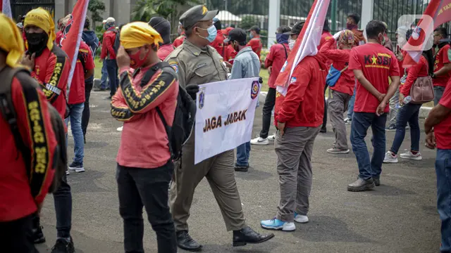 Imbauan Protokol Kesehatan di Tengah Unjuk Rasa Buruh