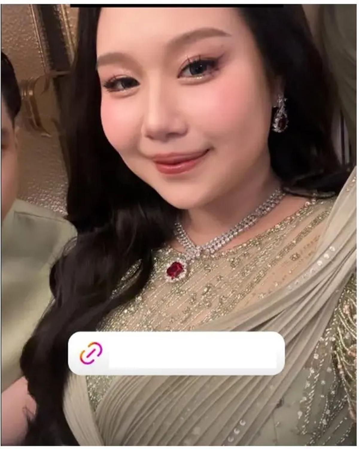 6 Potret Sisca Kohl di Sangjit Jessica Jane, Memukau dengan Soft Douyin Makeup