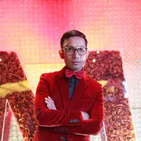 Indra bersyukur aksinya memungut sampah diikuti anak kecil yang melihat. Meski tak jarang, kegiatan memunguti sampah dicibir sebagian orang. (Nurwahyunan/Bintang.com)