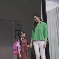 Mengajarkan kebiasaan baik untuk si Kecil sejak dini akan selalu membekas sepanjang masa dan menjadi bekalnya kelak.