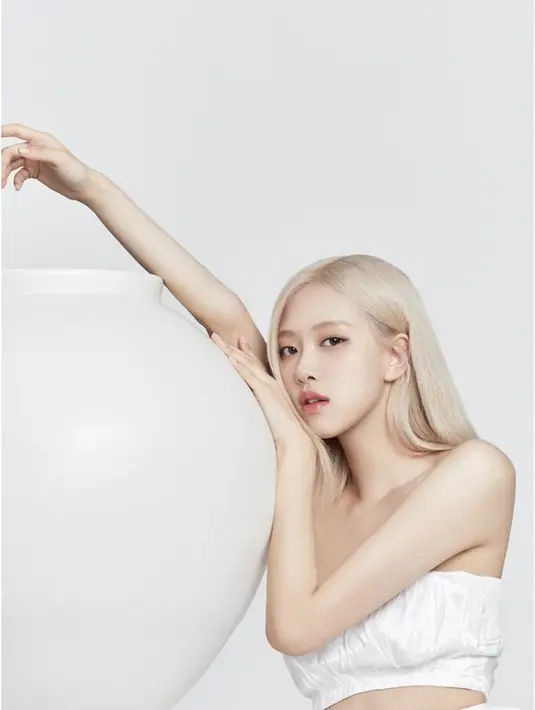 Bergabungnya ROSE sebagai Brand Ambassador dari Sulwhasoo juga diumumkan dengan kampanye #SulwhasooRebloom. (Foto: Sulwhasoo)