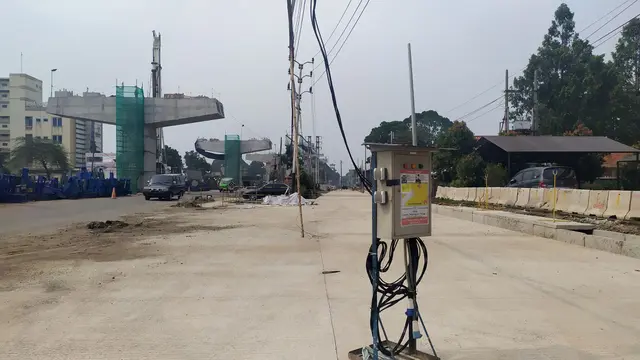 Pembangunan jalan Tol Bogor Outer Ring Road (BORR) Seksi 3A molor karena ada tiang milik PLN.