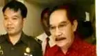 Pengadilan Tinggi DKI Jakarta, Kamis (17/6), menguatkan putusan PN Jakarta Selatan terkait kasus pembunuhan dengan terdakwa Antasari Azhar. Mantan Ketua Komisi Pemberantasan Korupsi itu tetap divonis 18 tahun penjara.