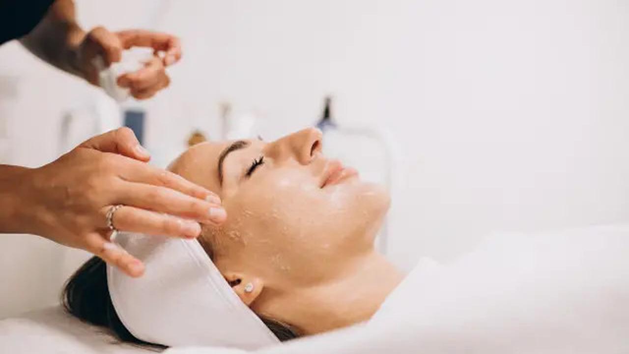 Cara Mengatasi Kemerahan pada Wajah dengan Masker Aloe Vera dan Bubuk Kunyit