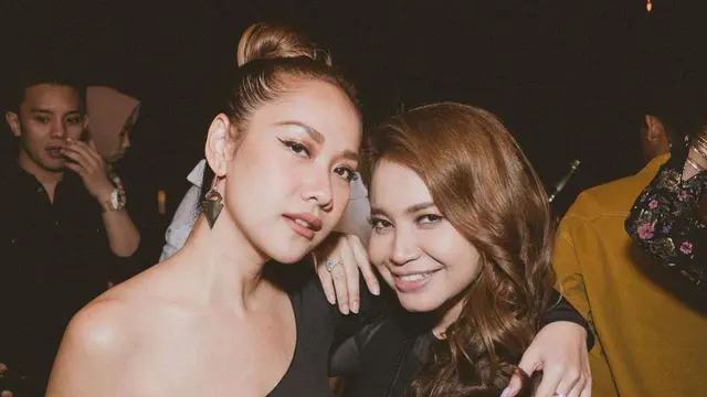 6 Potret Persahabatan Rossa dan Bunga Citra Lestari, Kompak Banget
