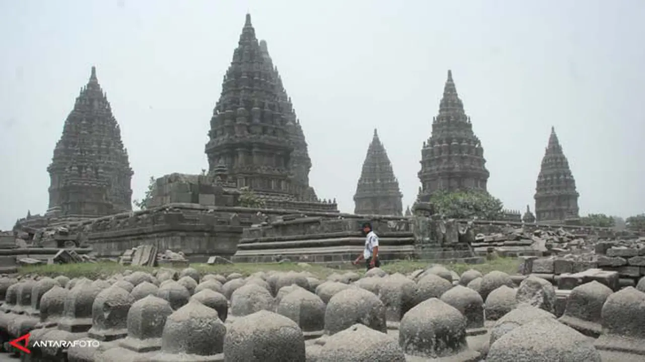 prambanan-rugi-150216a.jpg