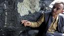 Munculnya ukiran di tepi sungai telah menggembirakan para ilmuwan dan masyarakat umum, tetapi juga menimbulkan pertanyaan yang meresahkan. (Michael Dantas / AFP)