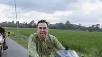 6 Gaya Raffi Ahmad Motoran Bareng The Dudas Minus One, Mengaspal di Semarang Hingga New York