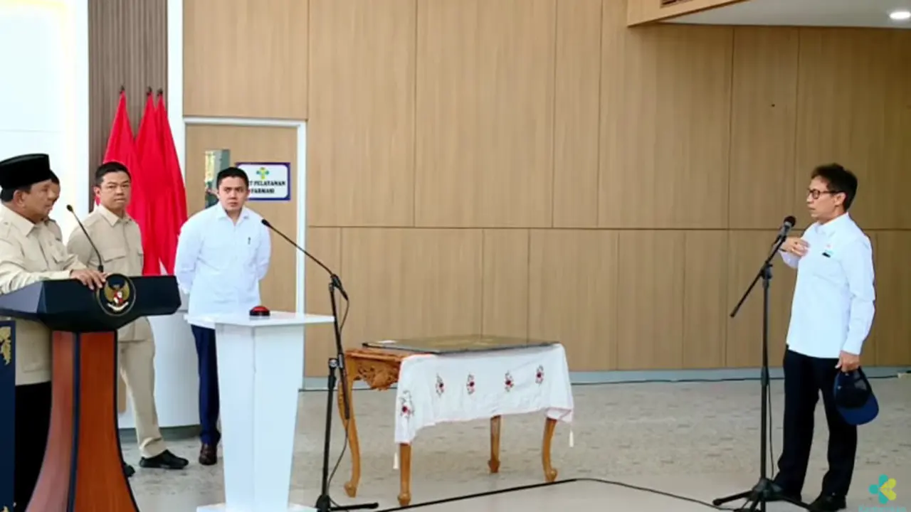 Menkes Budi melaporkan ke Presiden Prabowo bahwa RSUD KH Muhammad Thohir belum memiliki dokter jantung. (Foto: Tangkapan Layar Youtube Sekretariat Presiden)