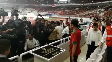 Presiden Joko Widodo (Jokowi) meresmikan Stadion Utama Gelora Bung Karno (SUGBK) usai dilakukan renovasi besar-besaran.