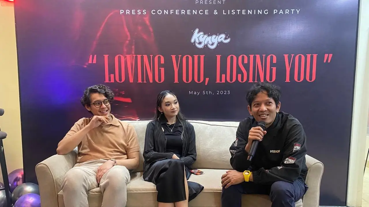 Ardhito Pramono menjadi produser untuk penyanyi Kynya.