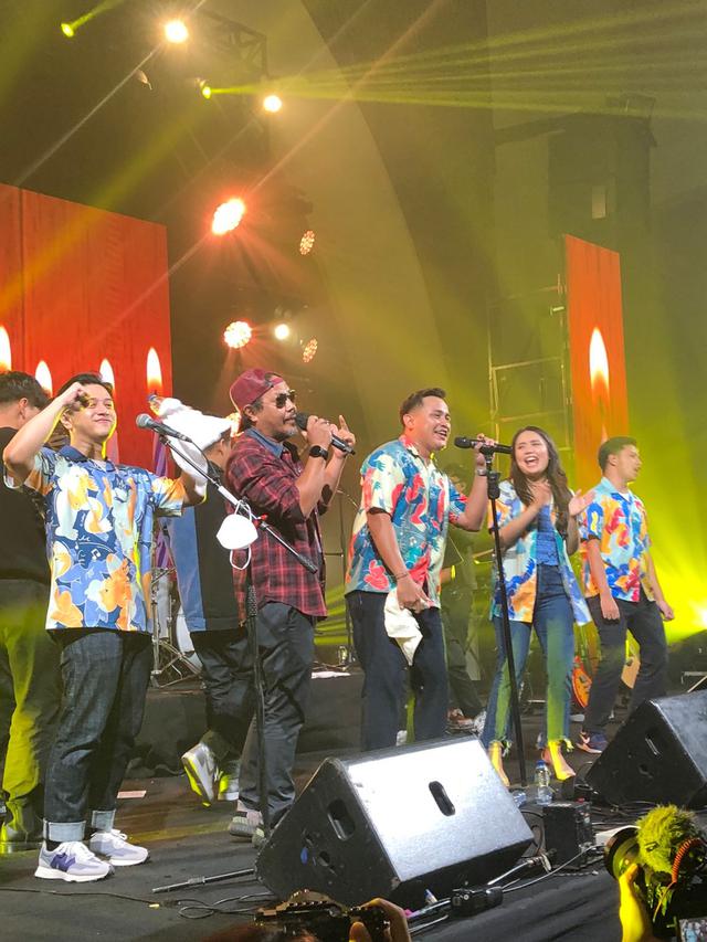 HIVI! bersama dengan vokalis Jamrud, Krisyanto