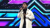 Iyan Yoshua pukau para juri X Factor Indonesia 2021 dengan penghayatan apik. (YouTube X Factor Indonesia)