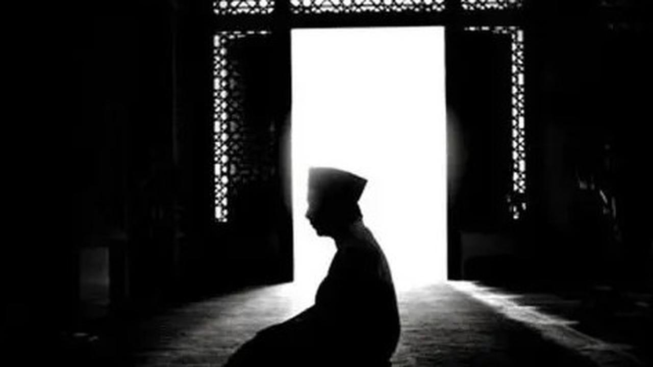 Tata Cara Salat Tahajud Lengkap dengan Niat dan Doa, Ibadah Sunnah yang Punya Banyak Keutamaan