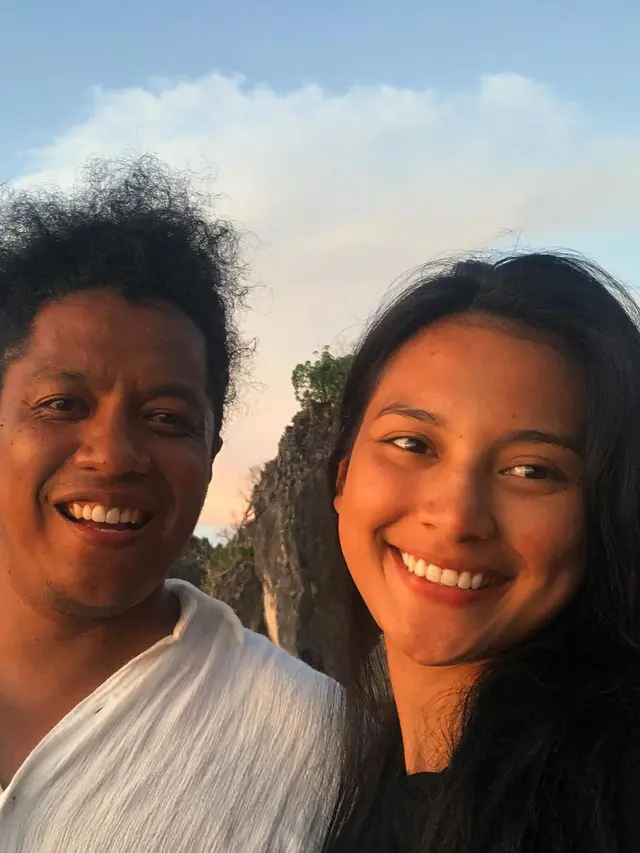 Momen Mesra Arie Kriting dan Indah Permatasari Honeymoon di Raja Ampat. (Sumber: Instagram/indahpermatas)