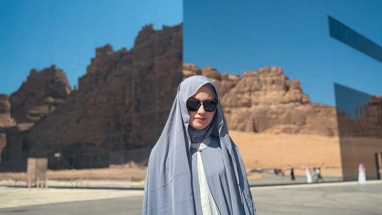 Potret Kimberly Ryder Ungkap Alasan Gagal Berangkat Haji Tahun Ini