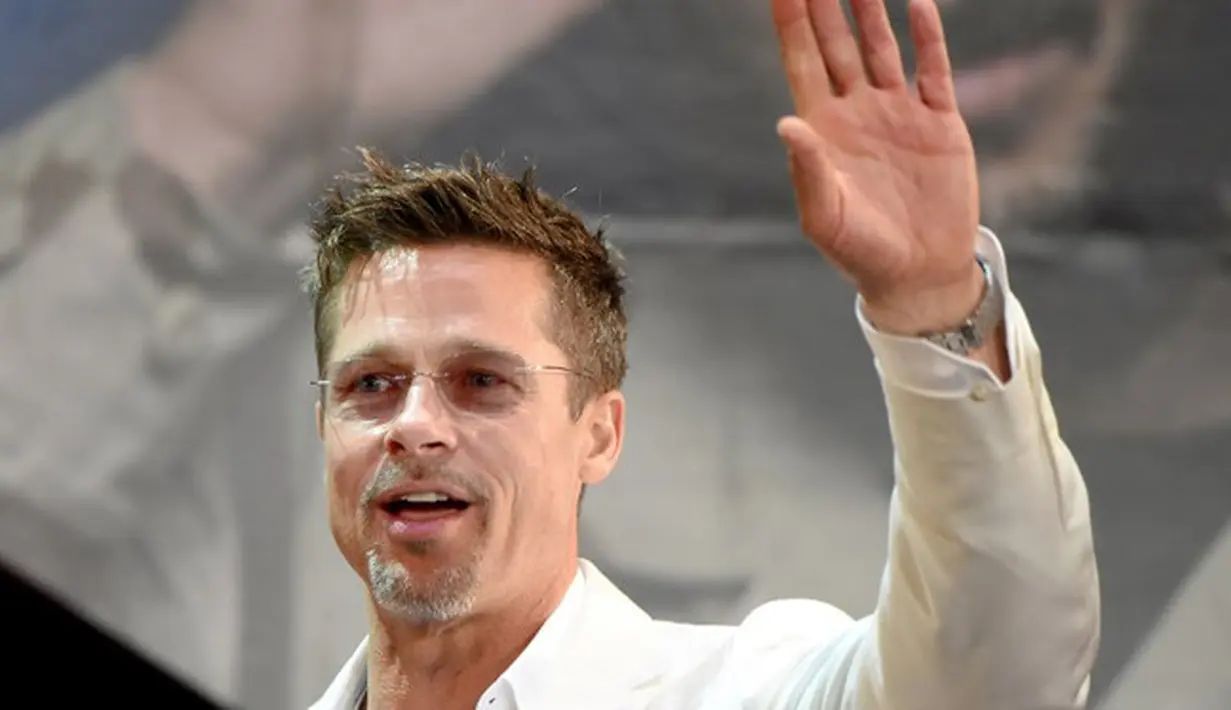 Sejak gugatan cerai yang diajukan Jolie beberapa bulan lalu, hubungan Jolie dan Pitt pun juga mengalami perubahan. Tak hanya dengan Jolie, seperti  yang diketahuin bahwa Brad Pitt tak bisa bertemu anak-anaknya dengan mudah. (AFP/Bintang.com)
