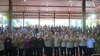 Gubernur Koster Dorong Kedaulatan Pangan Bali, Soroti Surplus dan Defisit Komoditas Pertanian