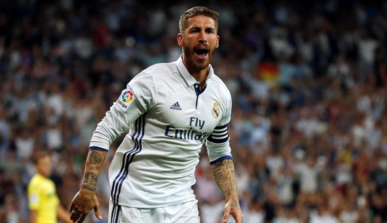 Ekspresi pemain Real Madrid, Sergio Ramos, setelah mencetak gol balasan ke gawang Villarreal pada laga La Liga 2016-2017 di Stadion Santiago Bernabeu, Kamis (22/9/2016) dini hari WIB. (Reuters/Sergio Perez)