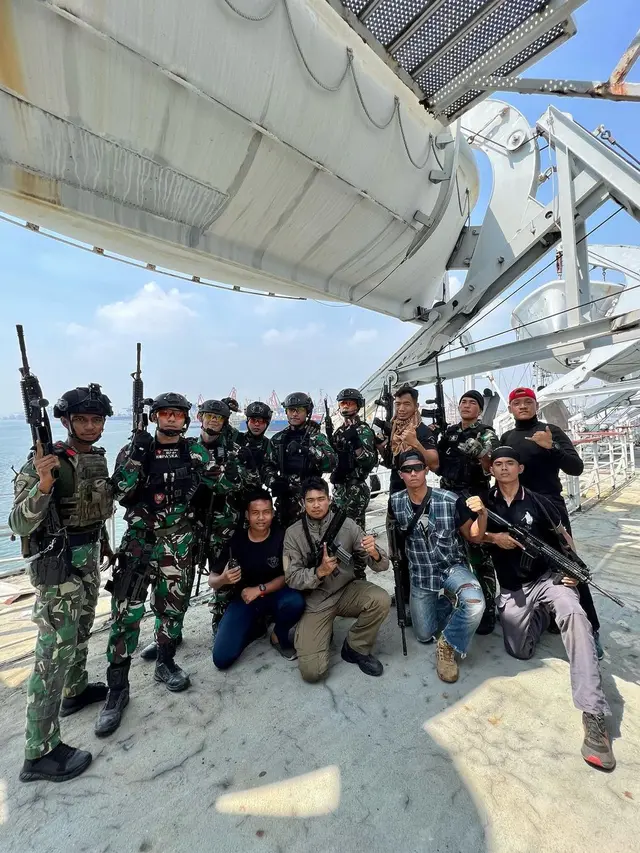Riza Syah jadi tentara di sinetron Bintang Samudra (Foto: Instagram @rizasyah_14)