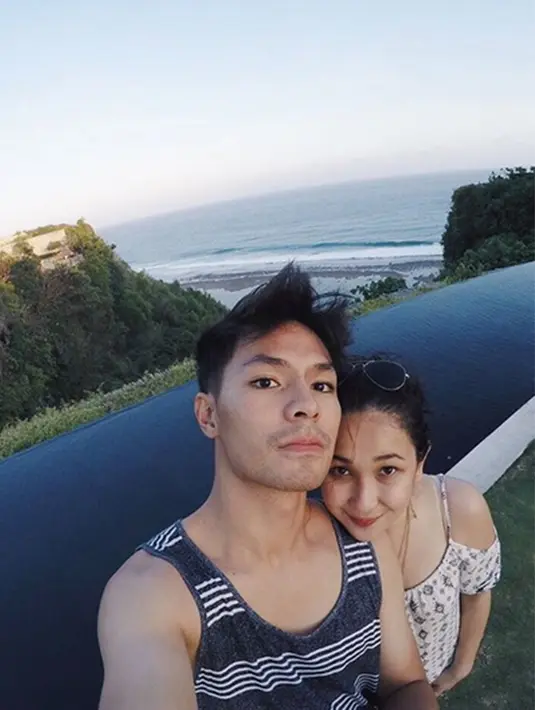 ‘Kamu benar-benar karunia dari Tuhan, terima kasih sudah menjadi partnerku, cintaku, dan sahabatku. Aku benar-benar ingin ini jadi yang terakhir, aku mencintaimu selamanya’ ujar Fero di Instagram miliknya. (Via Onstagram/@agthpricilla)