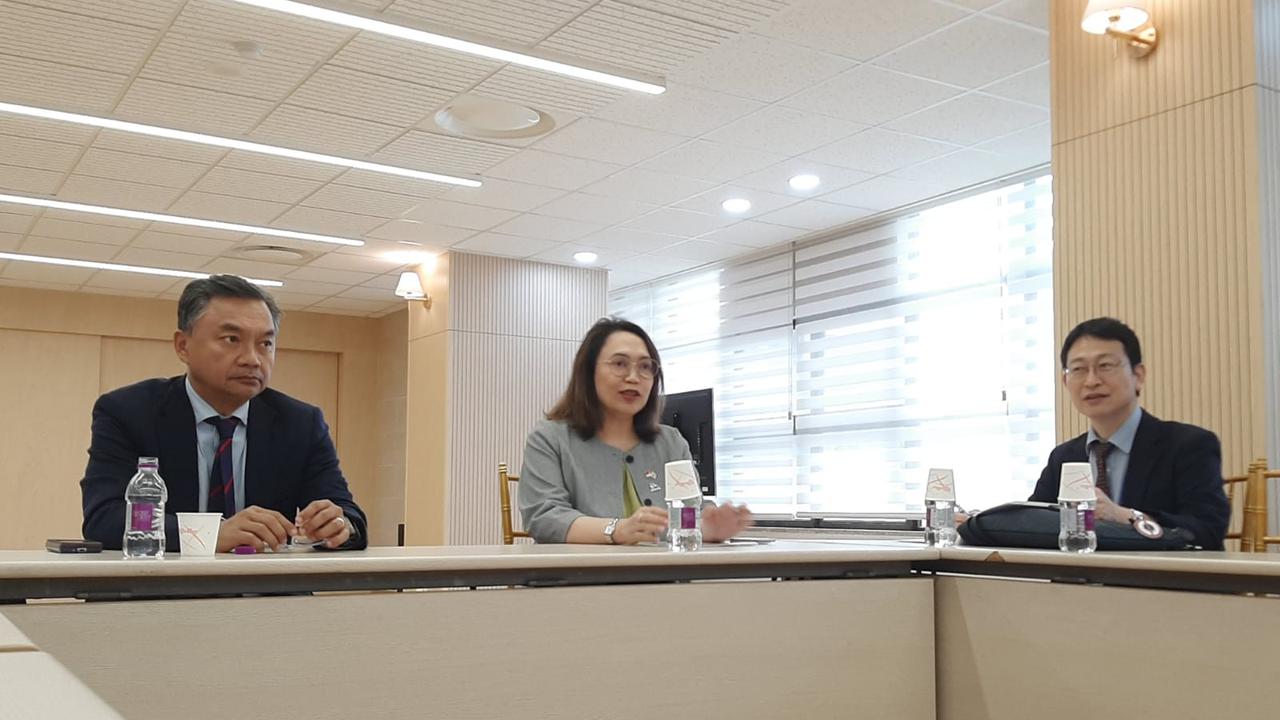 Peluncuran mobil listrik hasil kerja sama Indonesia dan Korea Selatan akan diluncurkan dalam pameran GIASS, Agustus 2023. Uniknya, mobil produksi Hyundai ini akan bermotif batik Solo (Liputan6.com/Teddy Tri Setio Berty)