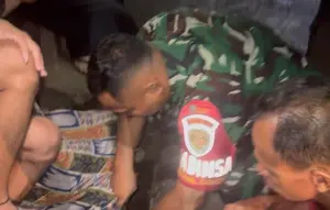 Evakuasi Menegangkan IRT Jatuh ke Selokan, Tertembus Besi Cor