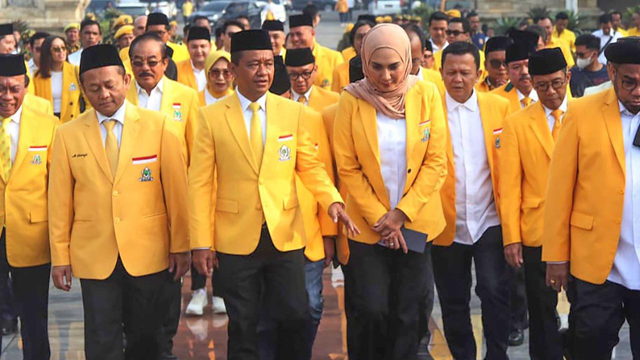 FOTO: Bahlil Lahadalia Pimpin Ziarah TMP Kalibata di HUT ke-61 Partai Golkar