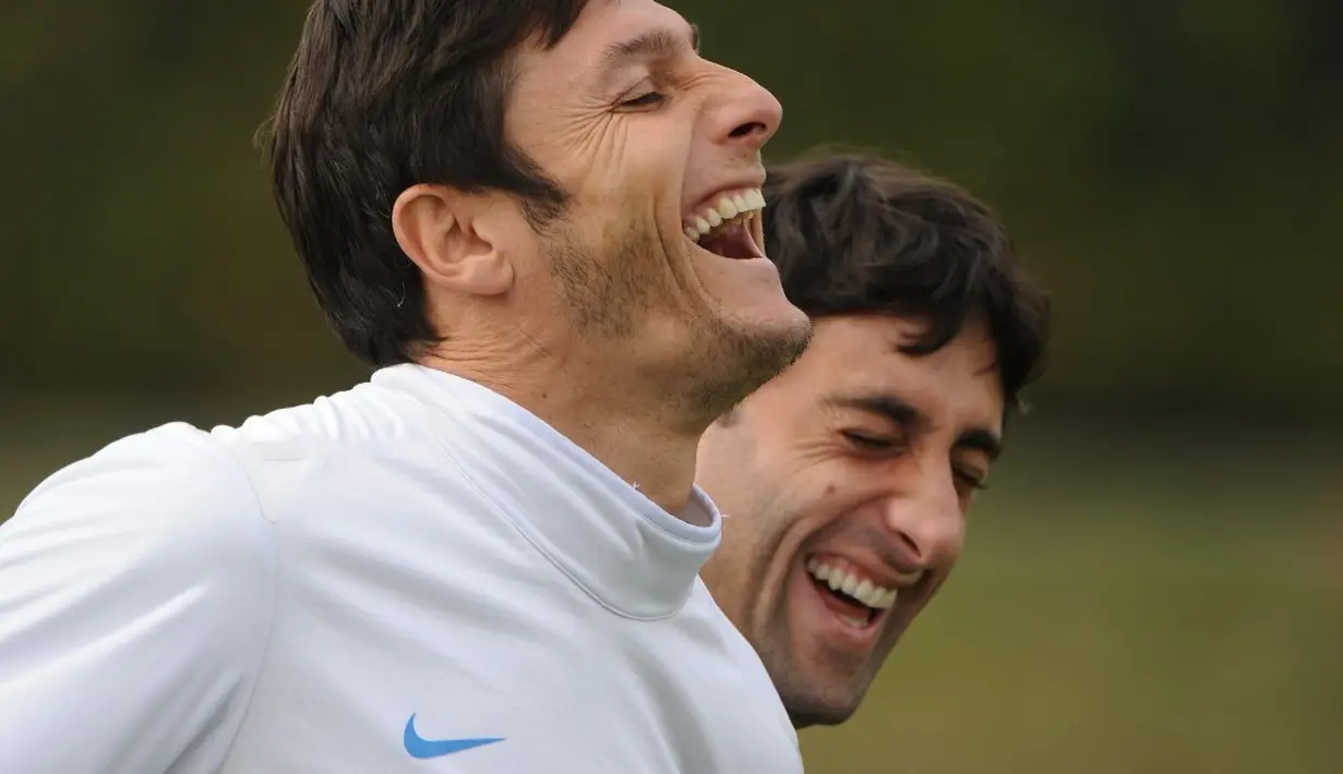 Sikapnya itulah yang membuat mantan kapten timnas Argentina ini meraih banyak prestasi. Satu dari sekian prestasinya adalah berhasil membawa Inter Milan menuju puncak kesuksesan dengan meraih trebel winner pada tahun 2010. (AFP/Olivier Morin)