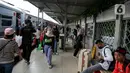 "Untuk volume pengguna jasa yang berangkat dari area Daop 1 Jakarta baik di Stasiun Gambir dan stasiun Pasar Senen di momen angkutan lebaran ini masih cukup tinggi. Untuk pengguna jasa okupansi tempat duduk keterisiannya mencapai 90 persen," ujar Eva Chairunisa. (Liputan6.com/Faizal Fanani)